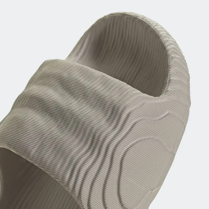 Adidas Men's Adilette 22 Slides - Light Brown / Core Black - Image 9