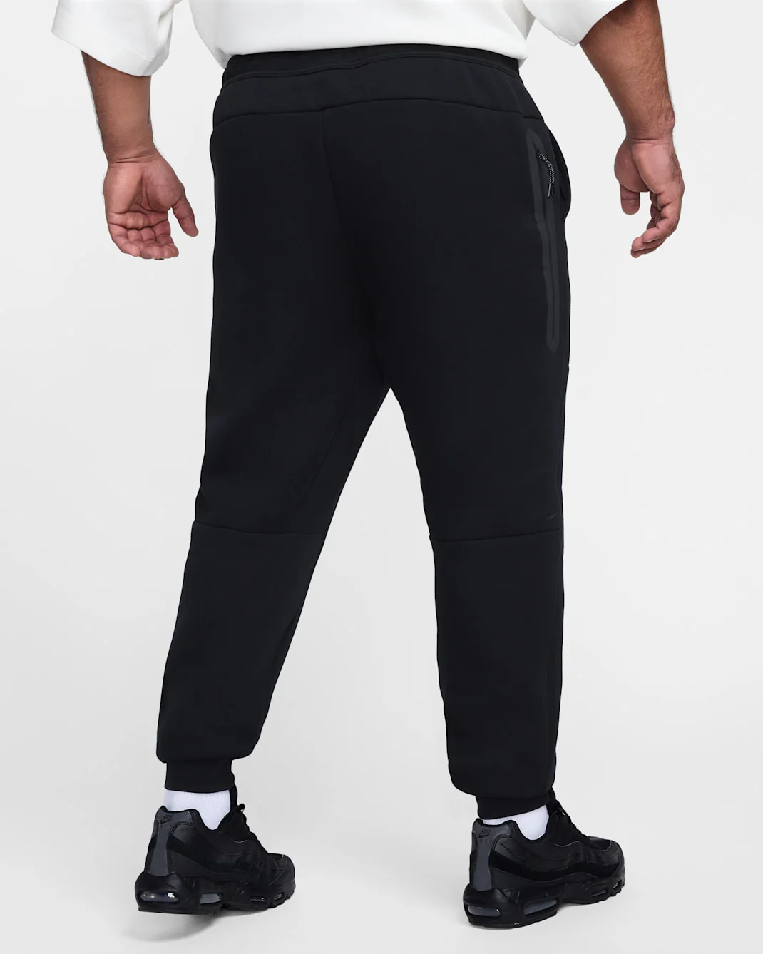 Nike Men's Tech Fleece Joggers - Black - Image 10