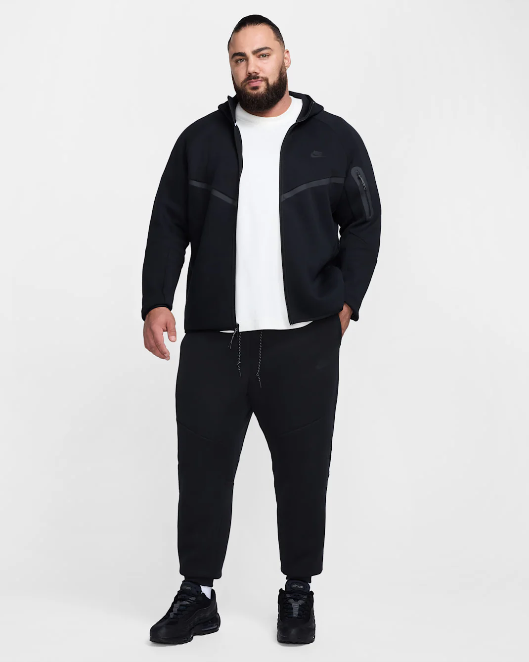 Nike Men's Tech Fleece Joggers - Black - Image 16