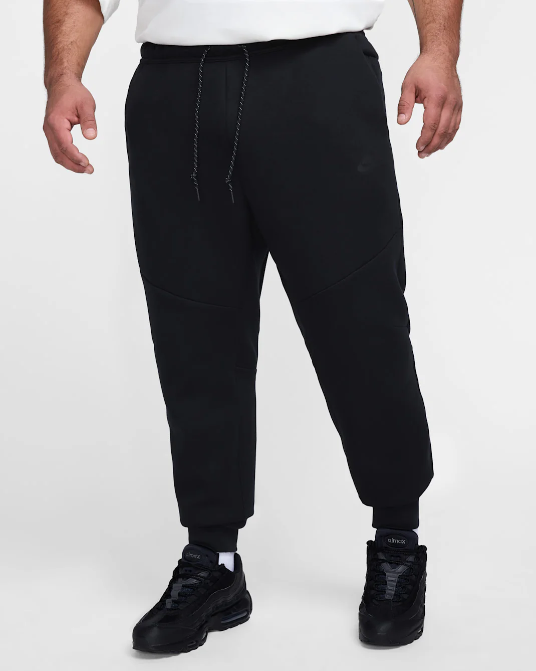 Nike Men's Tech Fleece Joggers - Black - Image 9