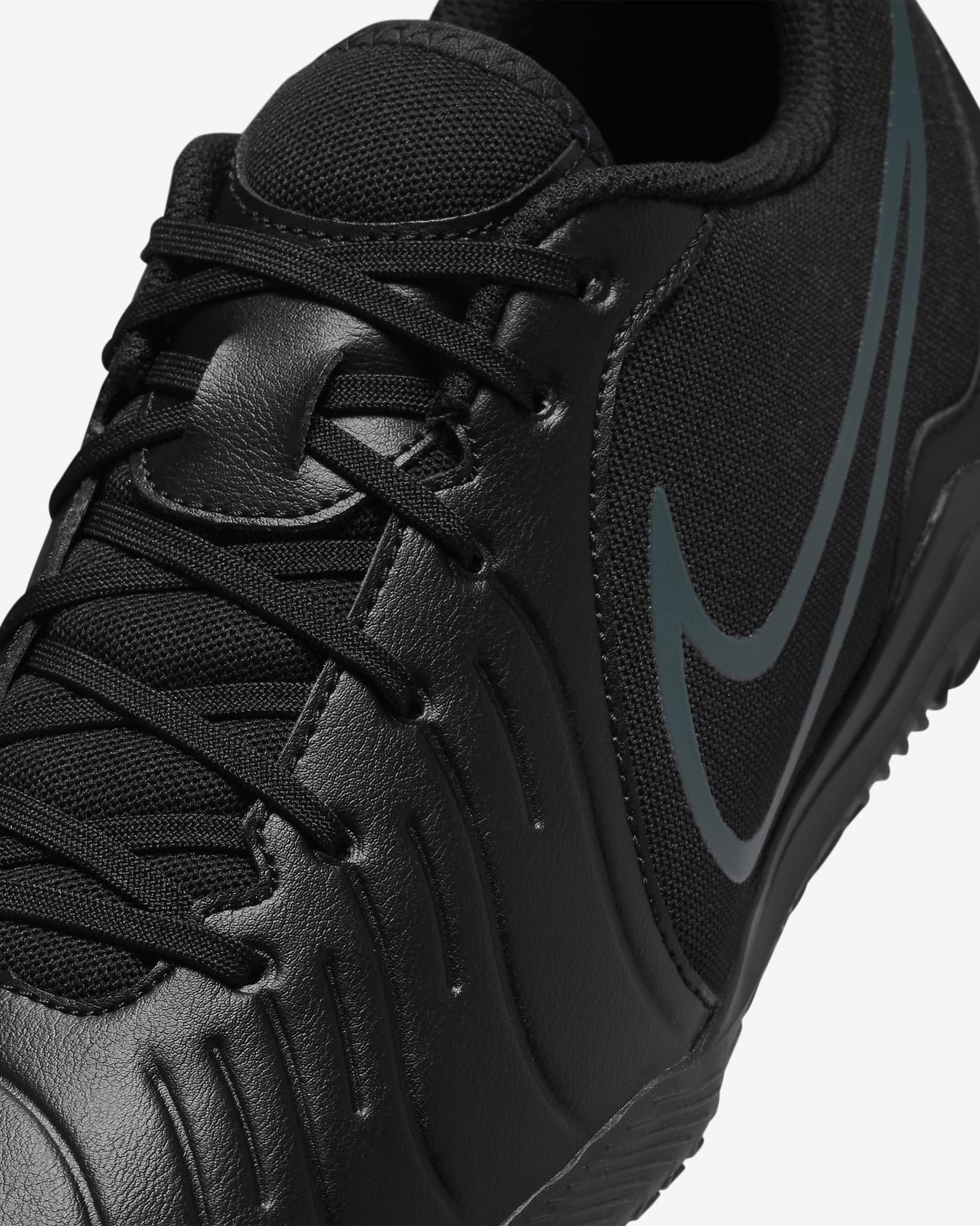Nike Men's Tiempo Legend 10 Club Soccer Shoes - Black / Deep Jungle - Image 4