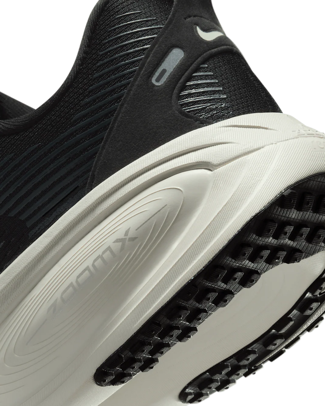Nike Men's Vomero 18 Shoes - Black / Coconut Milk / Light Iron Ore / Summit White - Image 10