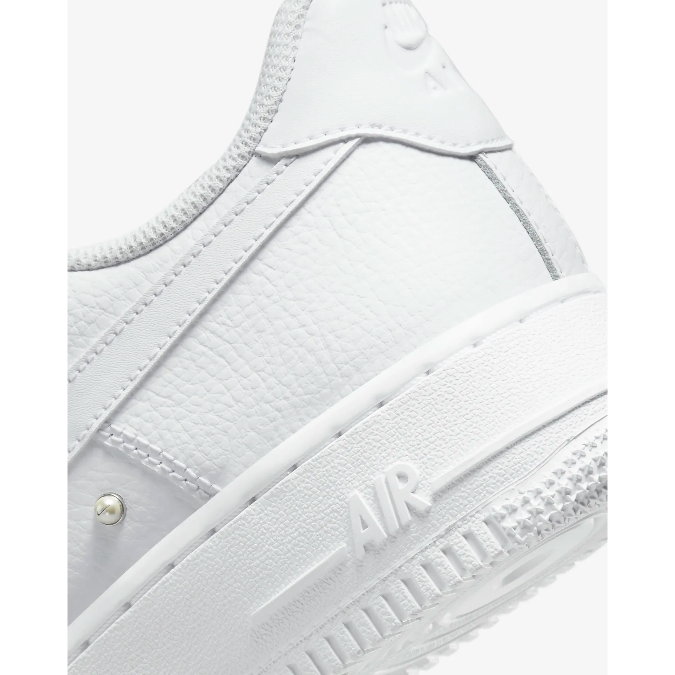 Nike Women's Air Force 1 '07 SE Shoes - White / Metallic Silver / Black - Image 10