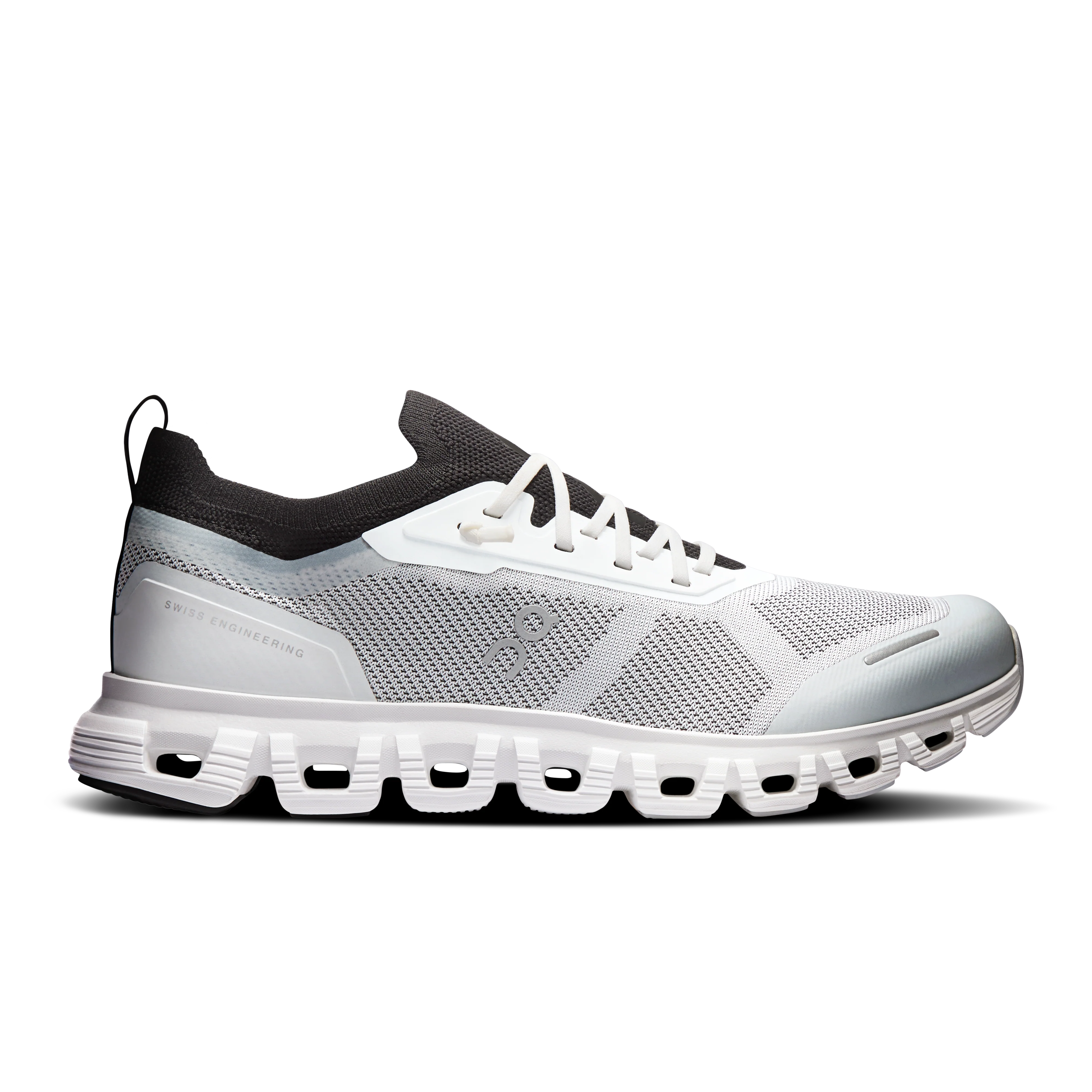 On Running Women's Cloud 6 Versa Shoes - White / Black