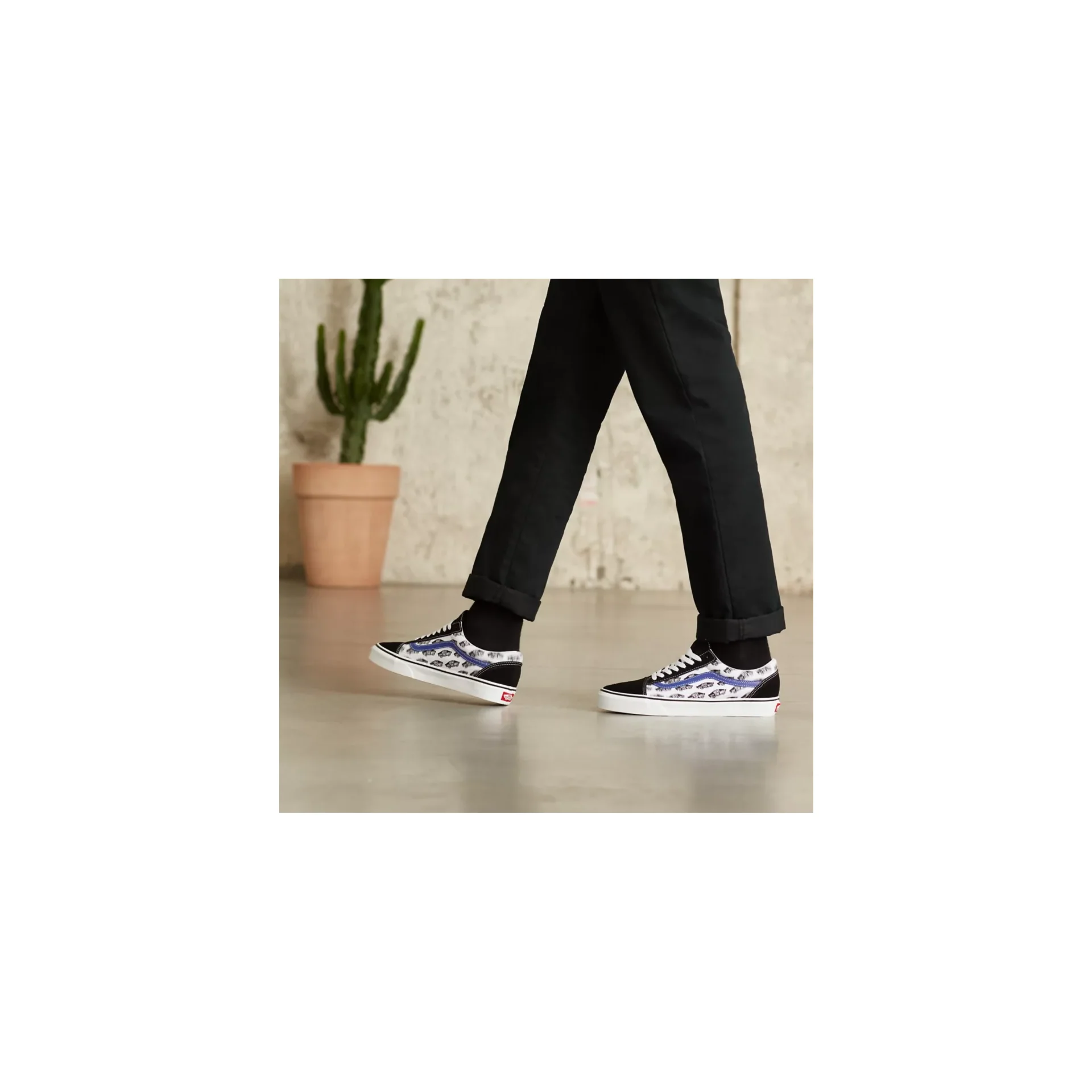 Vans Unisex Blur Boards Old Skool Shoes - Black / Royal Blue - Image 2