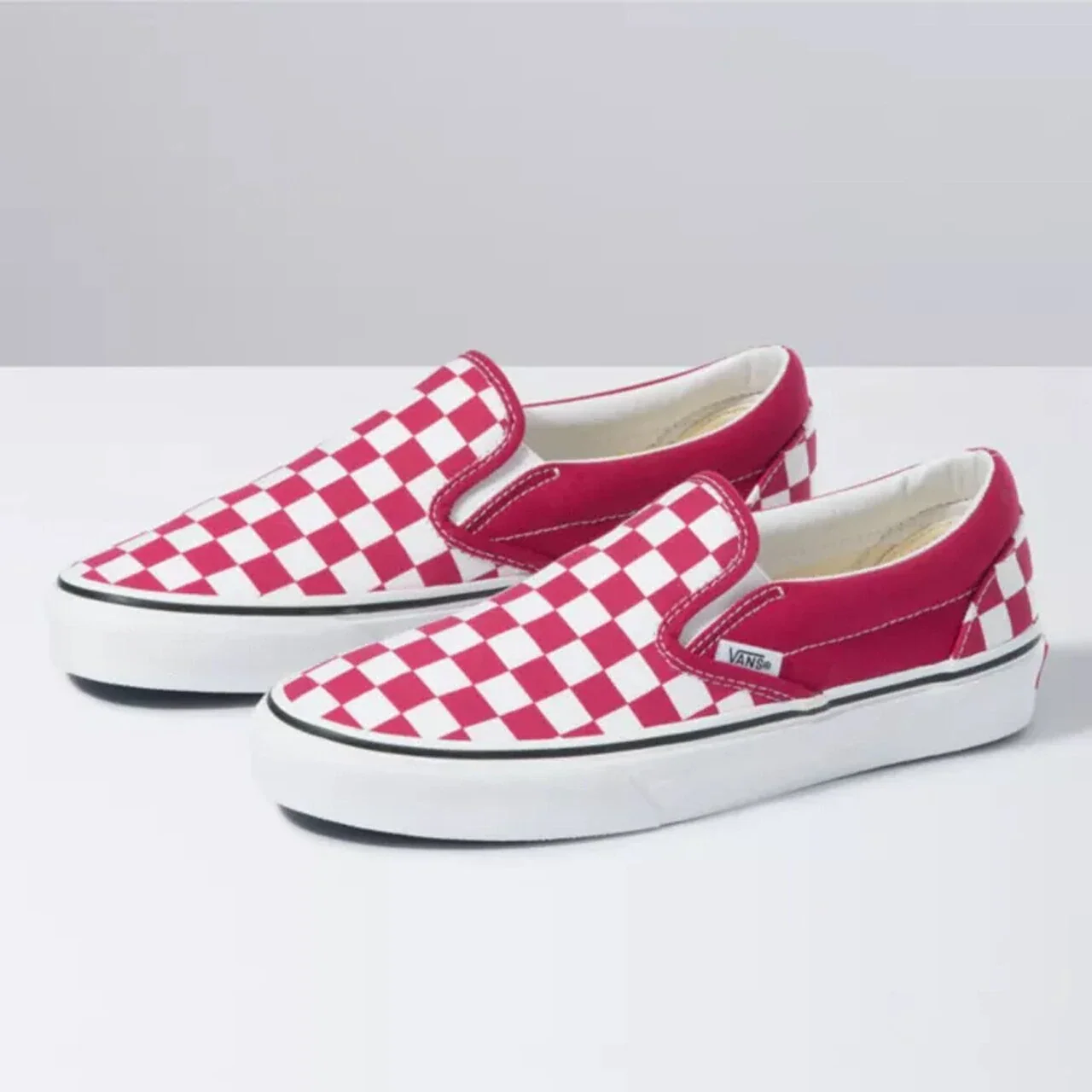 Vans Unisex Check Classic Slip On Shoes - Cerise / True White - Image 3