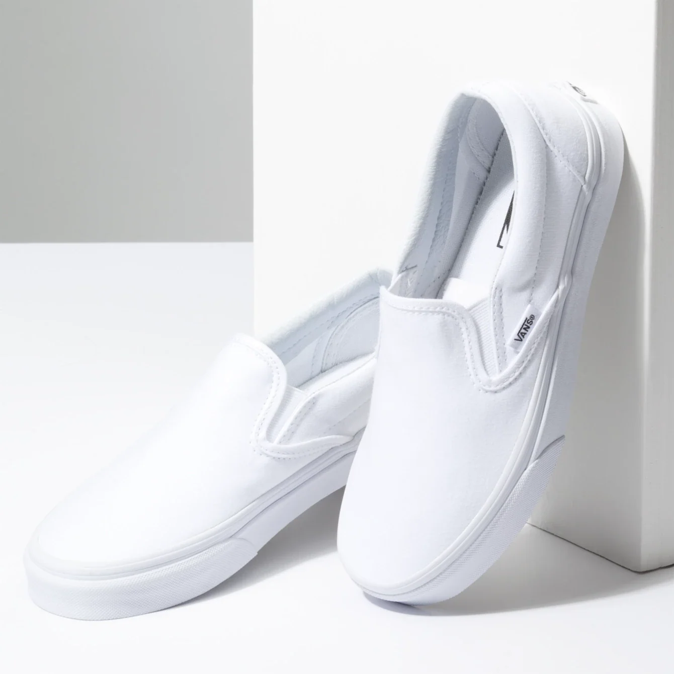 Vans Unisex Classic Slip-On Shoes - All White - Image 5