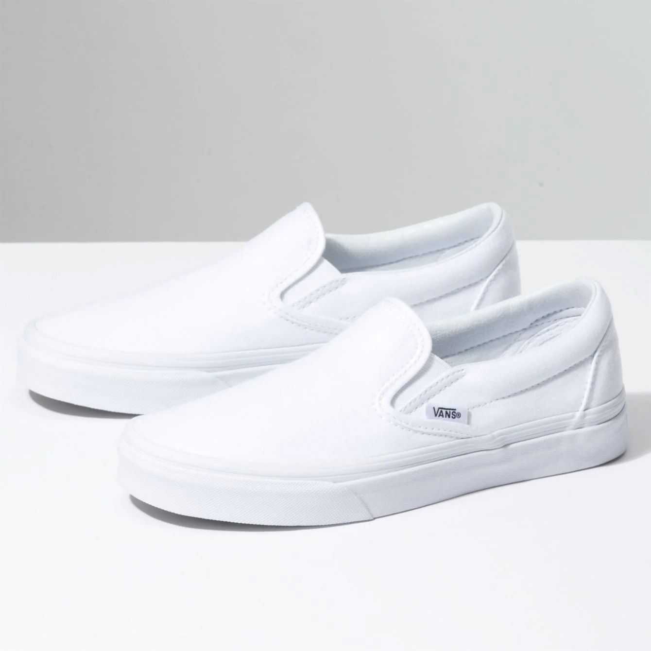 Vans Unisex Classic Slip-On Shoes - All White - Image 6