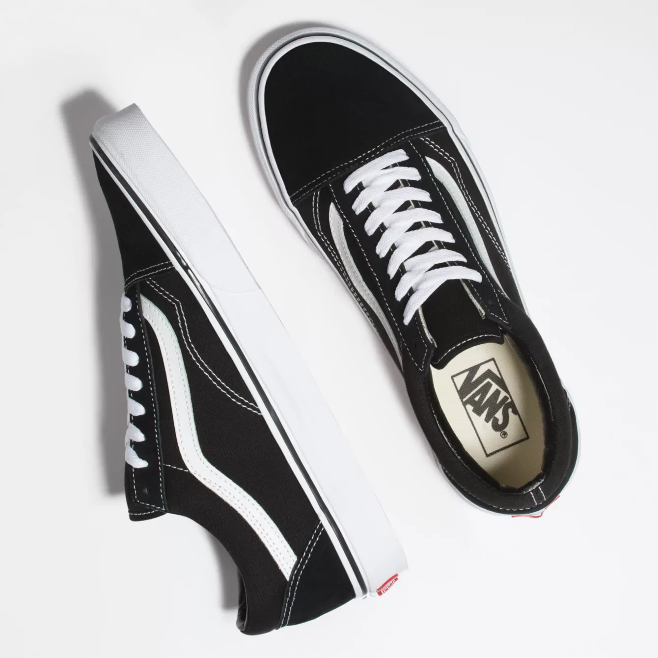 Vans Unisex Old Skool Shoes - Black / White - Image 3